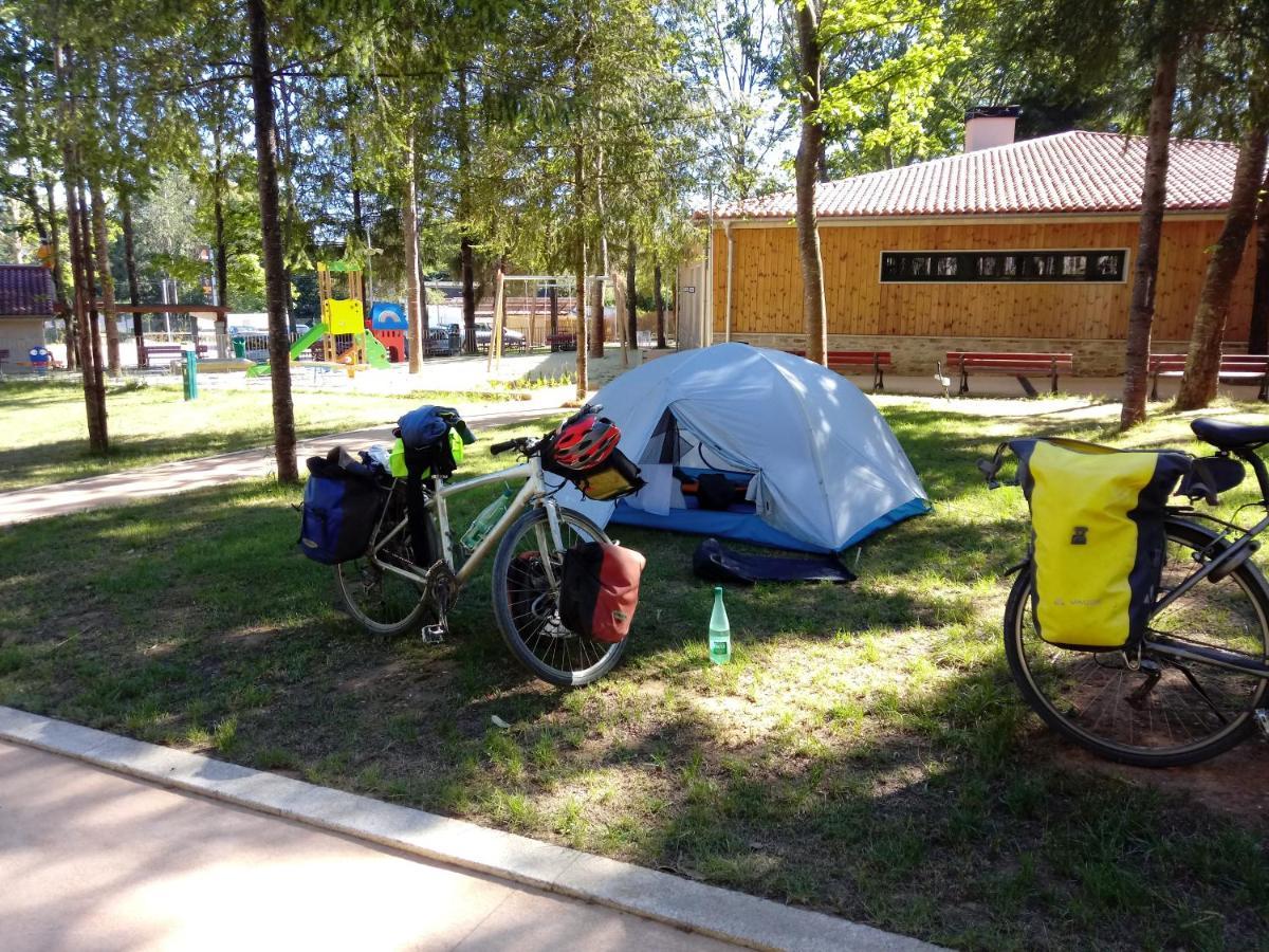 Teiraboa Base Camp Ξενοδοχείο Arzúa Εξωτερικό φωτογραφία