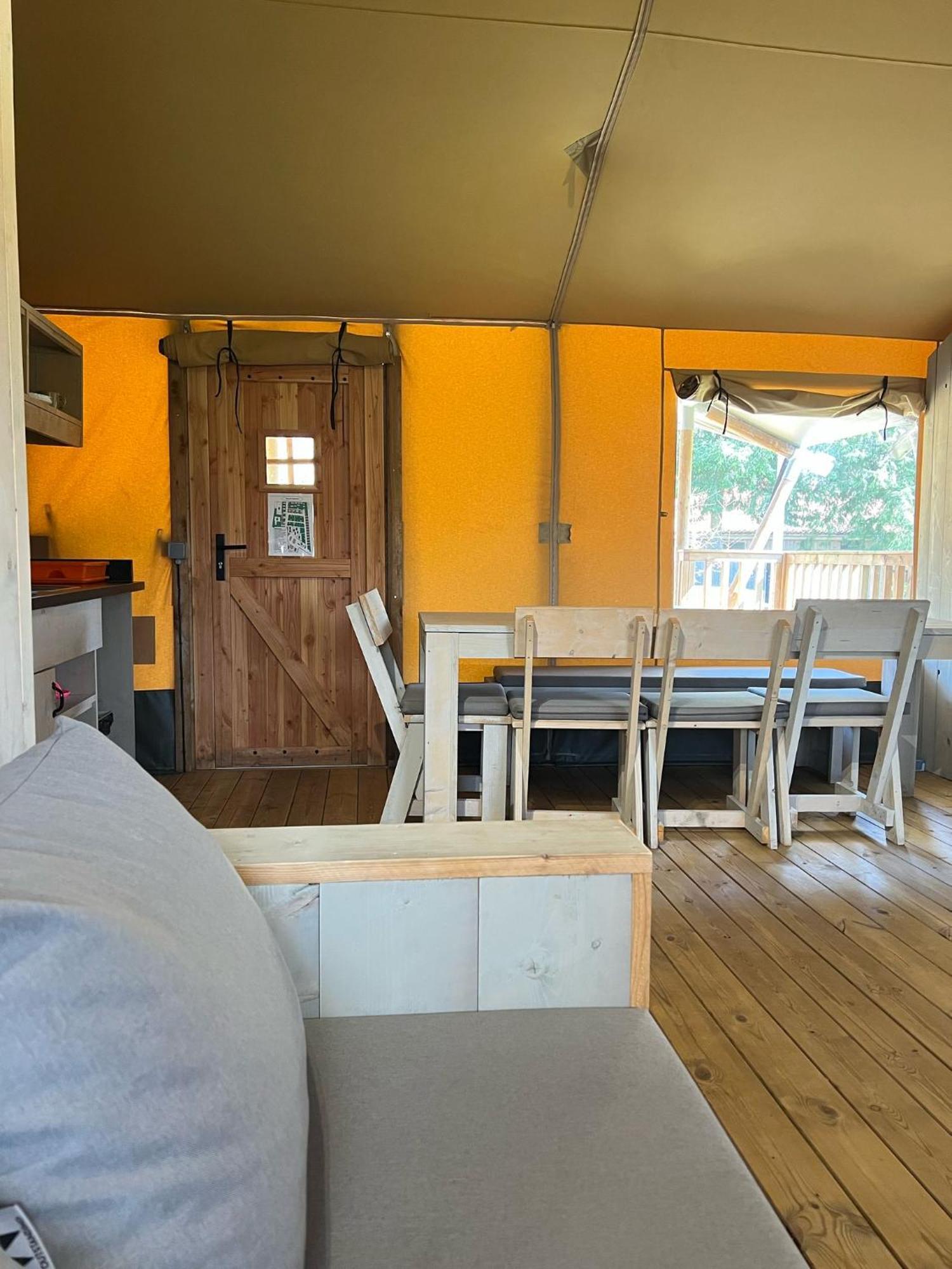 Teiraboa Base Camp Ξενοδοχείο Arzúa Εξωτερικό φωτογραφία